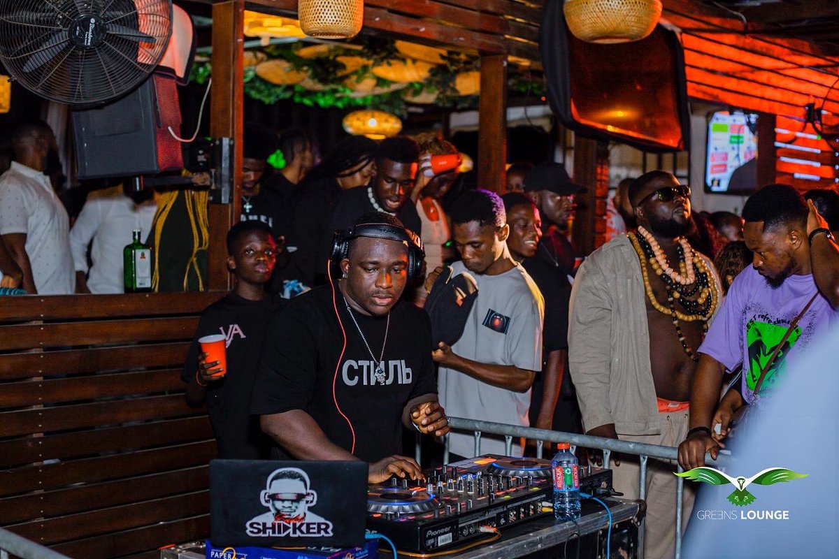 exploregh's tweet photo. RT @drcryme: RT @greens_Lounge: You can’t do without the fun 🤩 @drcryme 

W/ @selektashaker 

#Temaisgreen #ghana #nightlife https://t.co/dnEtLqyaMB