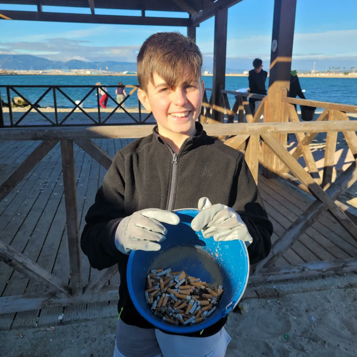 #GreatGibraltarBeachCleans Pleasure to host @tsc_mfl_dep dovetailing #beachcleaning & #microplastics The pupils classified the types of refuse collected including a whopping 690 #cigarette butts & a total of 32kg of debris! #Gibraltar #WesternBeach #marineconservation