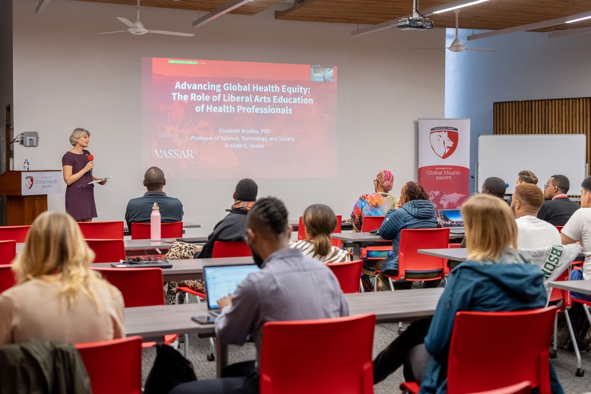 #HappeningNow! Join us as Dr. Elisabeth Bradley, the President of <a href="/Vassar/">Vassar College</a> College, delivers a public lecture on Advancing Global #HealthEquity: The Role of Liberal Arts Education of Health Professionals.
Join us live here: bit.ly/3WHlPpa
