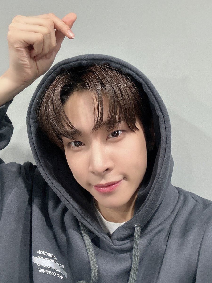 TRENDZ_OFFCL's tweet photo. [#리온]

늦었지만 수요팅!💙

#FROM_TRENDZ #TO_FRIENDZ #TRENDZ #트렌드지 https://t.co/lgYBiO4rme