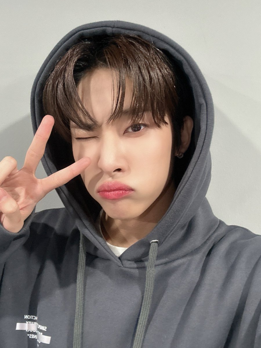 TRENDZ_OFFCL's tweet photo. [#리온]

늦었지만 수요팅!💙

#FROM_TRENDZ #TO_FRIENDZ #TRENDZ #트렌드지 https://t.co/lgYBiO4rme