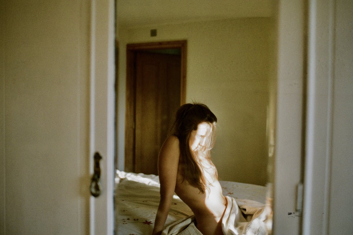 love_errs's tweet photo. old self portraits on #35mm #filmphotography #kodakfilm https://t.co/wnAM0o4W9p