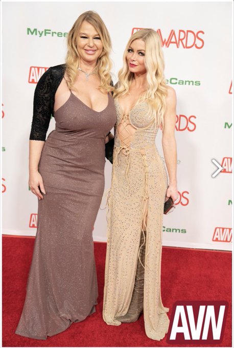 I had such a fantastic time presenting at this year&rsquo;s @avnawards 🏆 Thank you to @londoncriver whom walked<a href="/tag/bodysuit"class="tags"><span>#bodysuit</span></a><a href="/tag/grateful"class="tags"><span>#grateful</span></a><a href="/tag/thankyou"class="tags"><span>#thankyou</span></a><a href="/tag/armstands"class="tags"><span>#armstands</span></a>