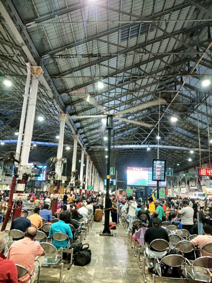 Two 18 ft HVLS fans have been commissioned in Dr.MGR Central station in the old concourse hall and another two 16-feet HVLS fans commissioned in the new concourse hall for the benefit of passengers. This is a part of our efforts to provide better amenities to our passengers.
