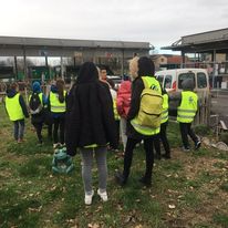 Le pôle de #valorisation de Lezoux se visite ! Les animatrices du <a href="/sbacollecte/">SBA</a> reçoivent les enfants du centre de loisirs de <a href="/EntreDoreAllier/">Entre Dore et Allier</a> : pourquoi trier nos déchets, comment sont-ils valorisés, comment les réduire au quotidien ? 
Merci pour votre visite! #zérodechet