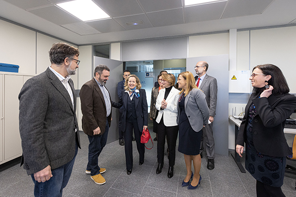 La vicepresidenta Nadia Calviño visita Espaitec per a conéixer el principal «hub» tecnològic i d'innovació de Castelló i l'estratègia de l'UJI en la captació de fons europeus Next Generation dlvr.it/SgjqJx