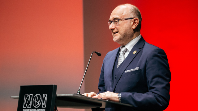 giornaleprociv's tweet photo. #CroceRossa, #Valastro nuovo presidente ad interim
➡️https://t.co/VqxJvFbw8p
#protezionecivile 
@crocerossa https://t.co/MN4b7tzRu6