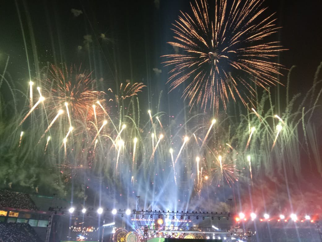 XpressOdisha's tweet photo. Fireworks light up the Cuttack sky during inaugural ceremony of FIH Men’s Hockey World Cup at Barabati Stadium in Cuttack

#HockeyWorldCup #Cuttack #OdishaForHockey #Odisha 

@NewIndianXpress @santwana99 @Siba_TNIE https://t.co/c2W5O9wLHH