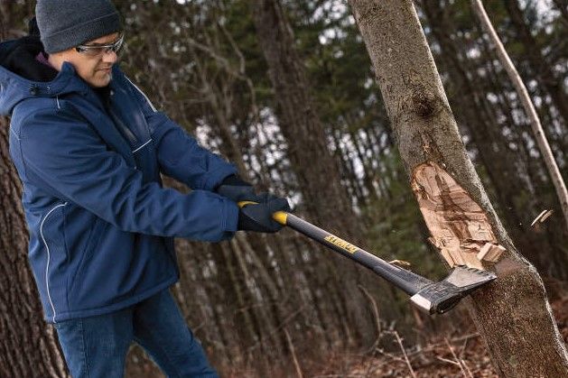 Stay warm and dry with DEWALT Heated Jackets and Vests. DEWALT Heated Gear, powered by DEWALT'S 20V MAX* XR 2.0 Ah battery, delivers up to nine hours of core body warmth and continuous heat. Need to make a group purchase? Contact us for a free quote. buff.ly/3ixx2Ke