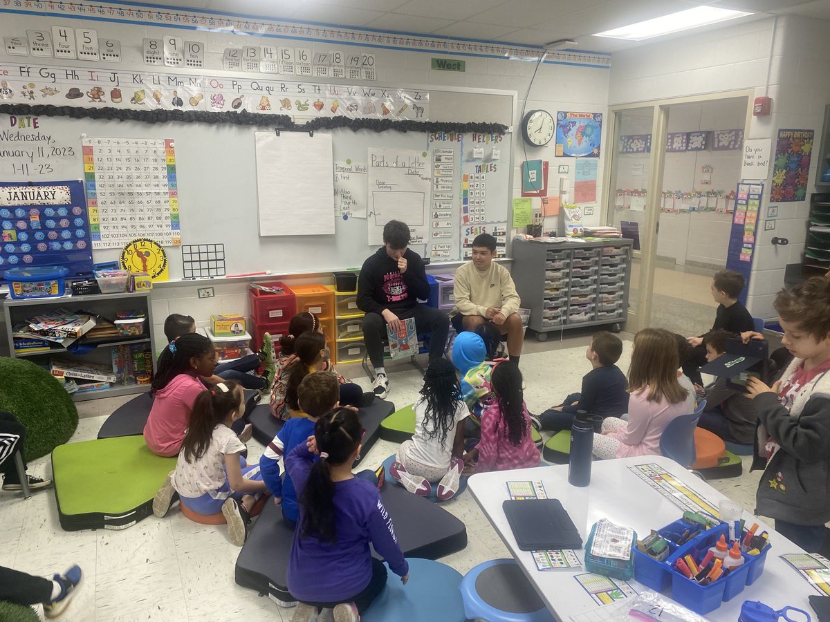 ⁦<a href="/VJA_VALT/">Andrew Varsity Athletic Leadership Team</a>⁩ Thank you ⁦<a href="/KirbySD140/">KSD 140</a>⁩ Millennium Falcons for welcoming us for this year’s first feeder reading event, can’t wait to return later this spring. Go T-Bolts!