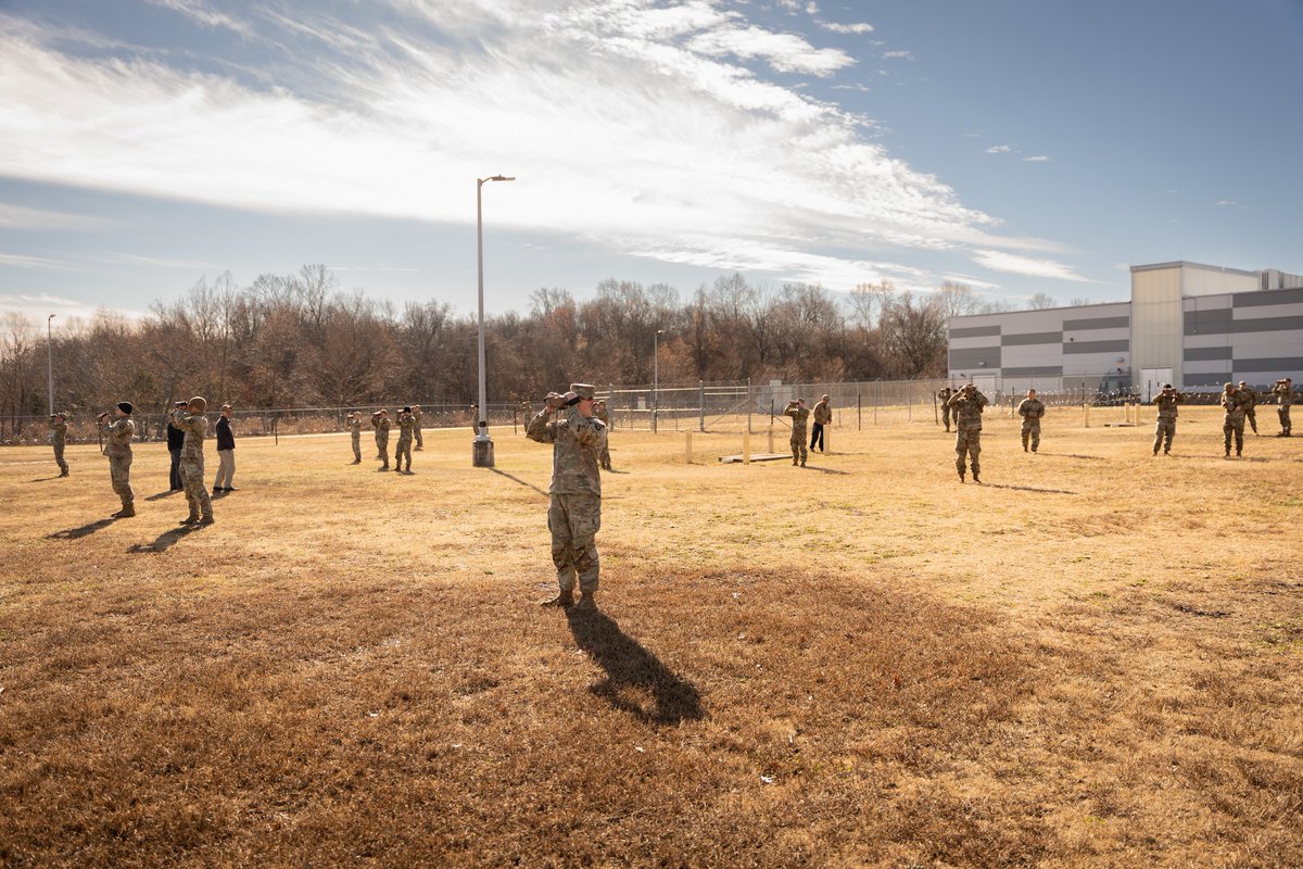 USArmyWHC's tweet photo. Soldiers assigned to the 3rd Brigade Combat Team, @101stAASLTDIV, test a new Laser Target Locator Module II (LTLM) during a new equipment training session on Fort Campbell.
#Modernization #ArmyFuture #ArmyTech #Soldiers @USArmy https://t.co/8n5iOHWRva