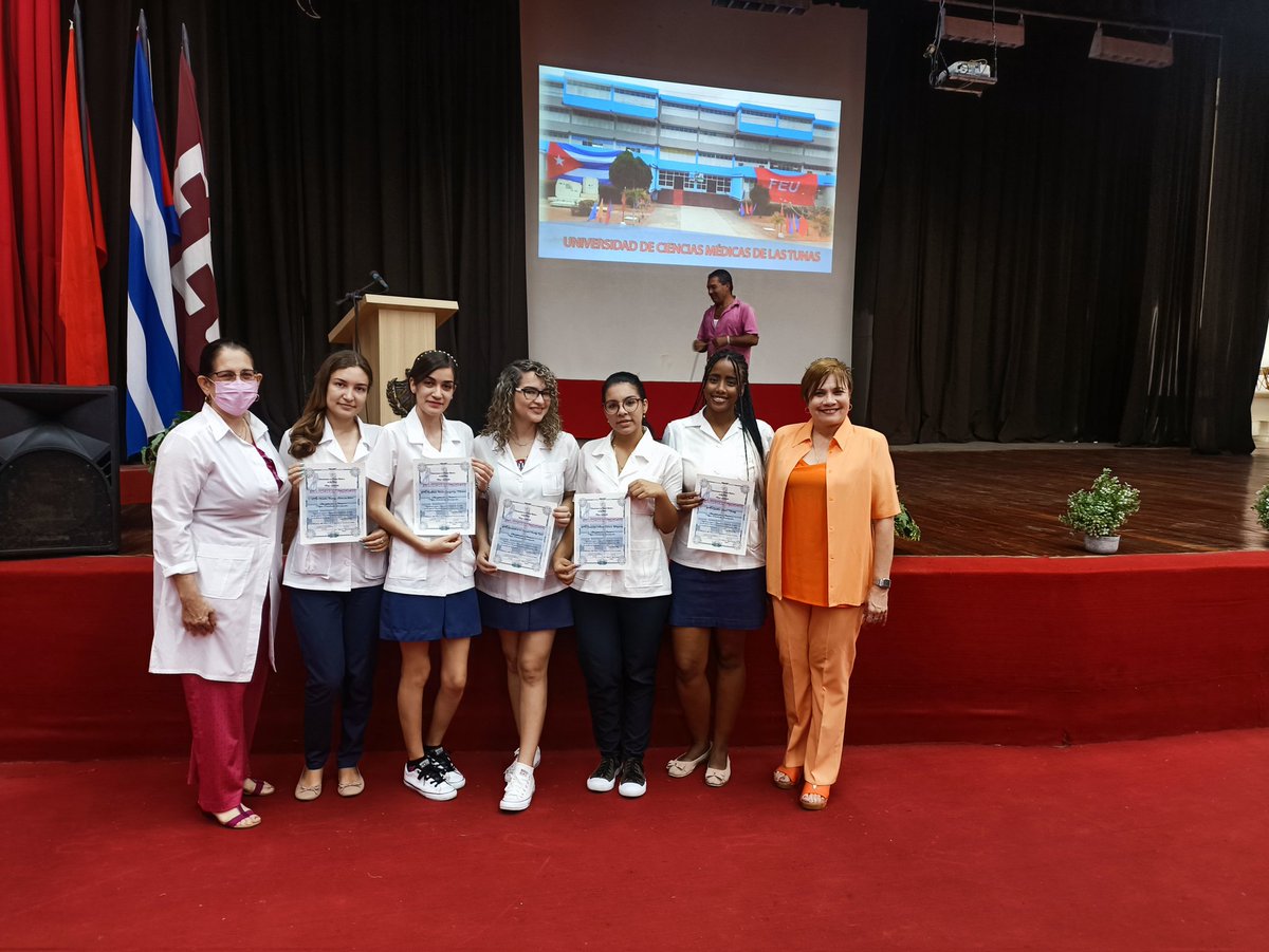 FEUCMdLasTunas's tweet photo. Realizado acto en saludo al Día de la Ciencia⚛️🔬🇨🇺 y son reconocidos los estudiantes que optan por el Premio a Estudiante Investigador 👩⚕️🔬🩺
#RevolucionandoLaCiencia #FEUdeCuba #GCEN https://t.co/DUF1yFk1vu