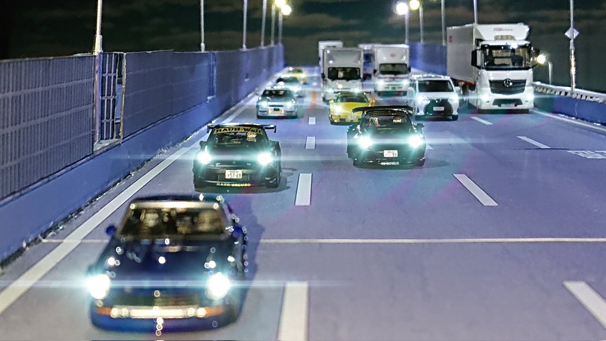 MsGPtN38Y1lri8O's tweet photo. 久しぶりに1/64高速道路を組み立てました。全長2700㎜はやっぱり大きいですね。😅 深夜の高速道路をイメージしてみました。👍#ジオラマ https://t.co/dAEIjSbtVL