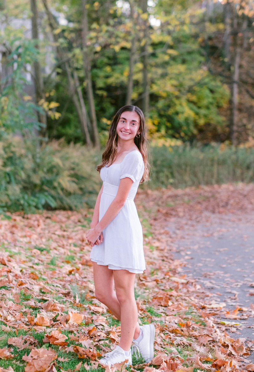 Happiest of birthdays to the best daughter a mom could ever want .  Love you to the moon and back❤️