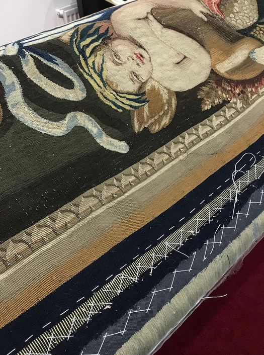 ZenzieTinker's tweet photo. A welcome sight for the first week of the new year - the final border of the  @RMGreenwich Battle of Solebay tapestry has come finally come into view. It will be collected &amp; installed next month for the upcoming Van der Velde exhibition so work continues flat out until then! https://t.co/6LcRQKZAfr