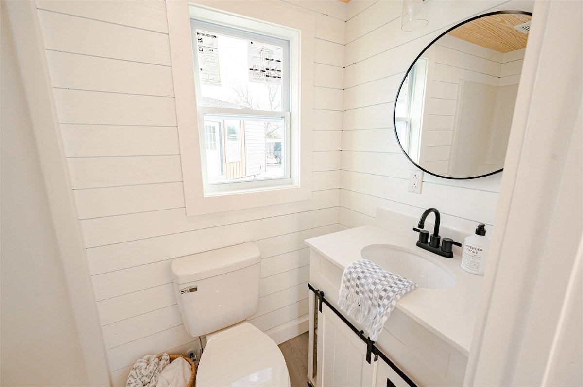 Tiny House Listings tweet media