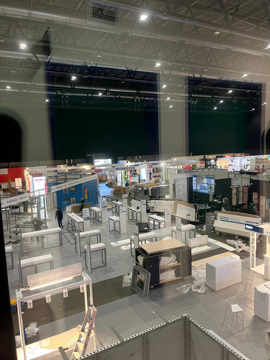 onderwijs_Vl's tweet image. 👷 We zijn nog even bezig met de opbouw, maar morgen staan we paraat: opnieuw een fysieke #sidin. ℹ️ Wat, waar, wanneer en welke standen? 
✅ Check sidin.be 

#studiekeuze #beroepskeuze #watnahetsecundaironderwijs