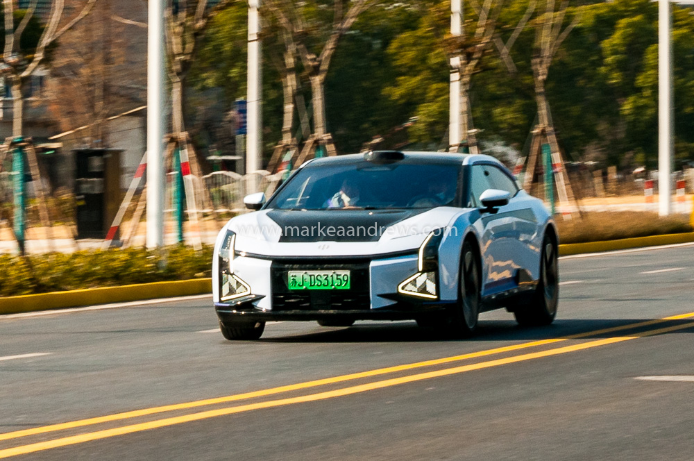 chinacarstravel's tweet photo. Last Wednesday I spotted this crazy electric beast.
Ladies and gentlemen may I present the HiPhi Z. Surely one of the most distinctive EVs to go on sale this year.
#China #HumanHorizons #HiPhiZ #HiPhi #ElectricVehicles #ElectricCar https://t.co/iWdfFZDC0p