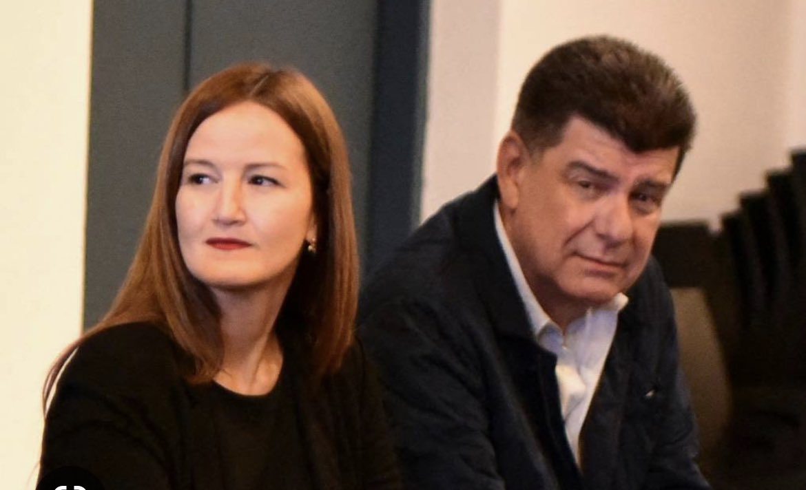 SantiPenaOK's tweet photo. ÚLTIMO MOMENTO 🔴🔴

@EfrainAlegre y @solenu anuncian que esta semana presentarán renuncia en sus trabajos para dedicarse a tiempo completo en su campaña política. https://t.co/YHw4sVFLFC