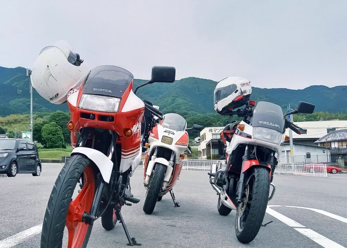 そういえばNS50Fを納車してからそろそろ一年が経つまだ一万キロも走ってないけど、色んなところへ行った。まだまだシバき回していくつもりなのでこれからもよろしく5F  