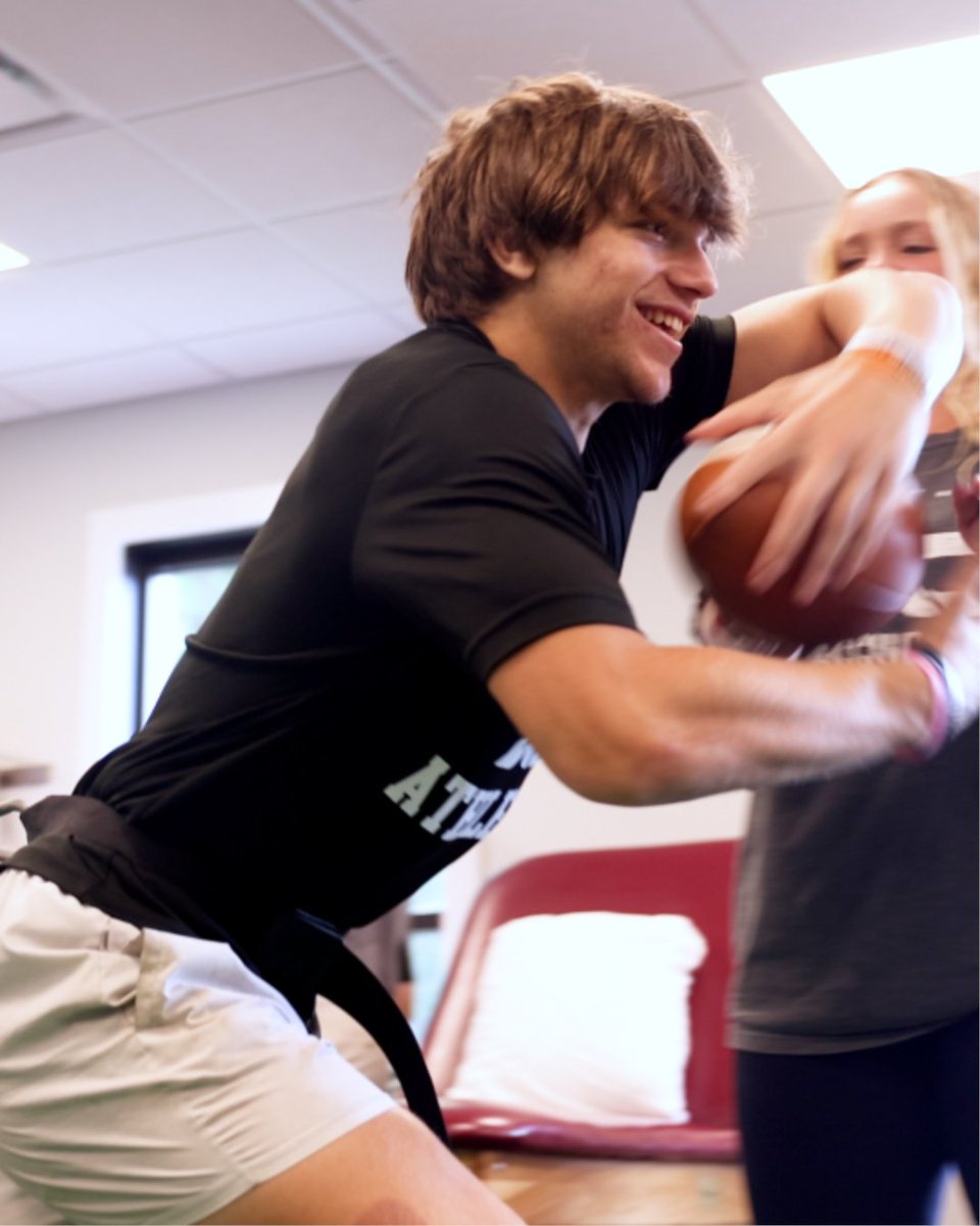 accucarept's tweet photo. Accucare Physical Therapy has a full complement of practitioners who specialize in all types of sports-related injuries. 🏈 #accucare https://t.co/U0knsBBbaa