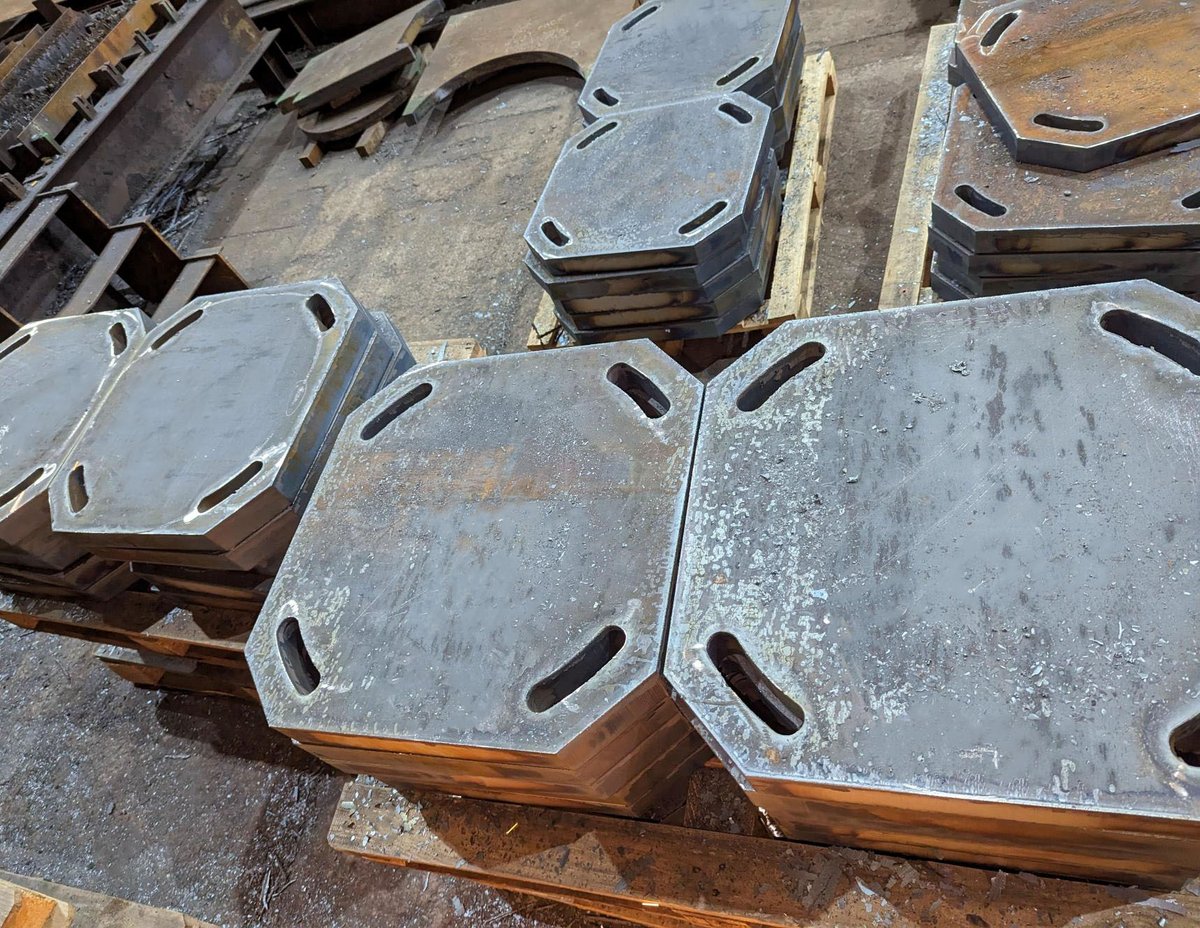 MurraySteelPro's tweet image. We supply and process #SteelPlate #ProfiledSteel &amp;amp; #StructuralSteel for the UK &amp;amp; European #Rail sector, and created over 400 60mm #BasePlates recently.

Find out more: ow.ly/fWWj50MnK1g