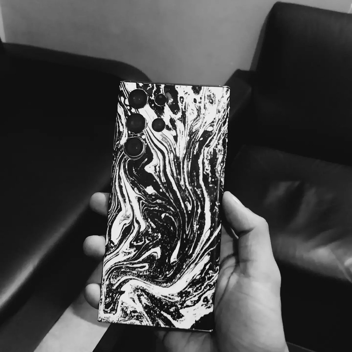Fall in love with the beauty of black and white.
.
.
.
Buy Now At stickover.in 
#ownyourskin #mobileskin #black #blackandwhite #darkart #design #s22ultra #SamsungGalaxy #stickover