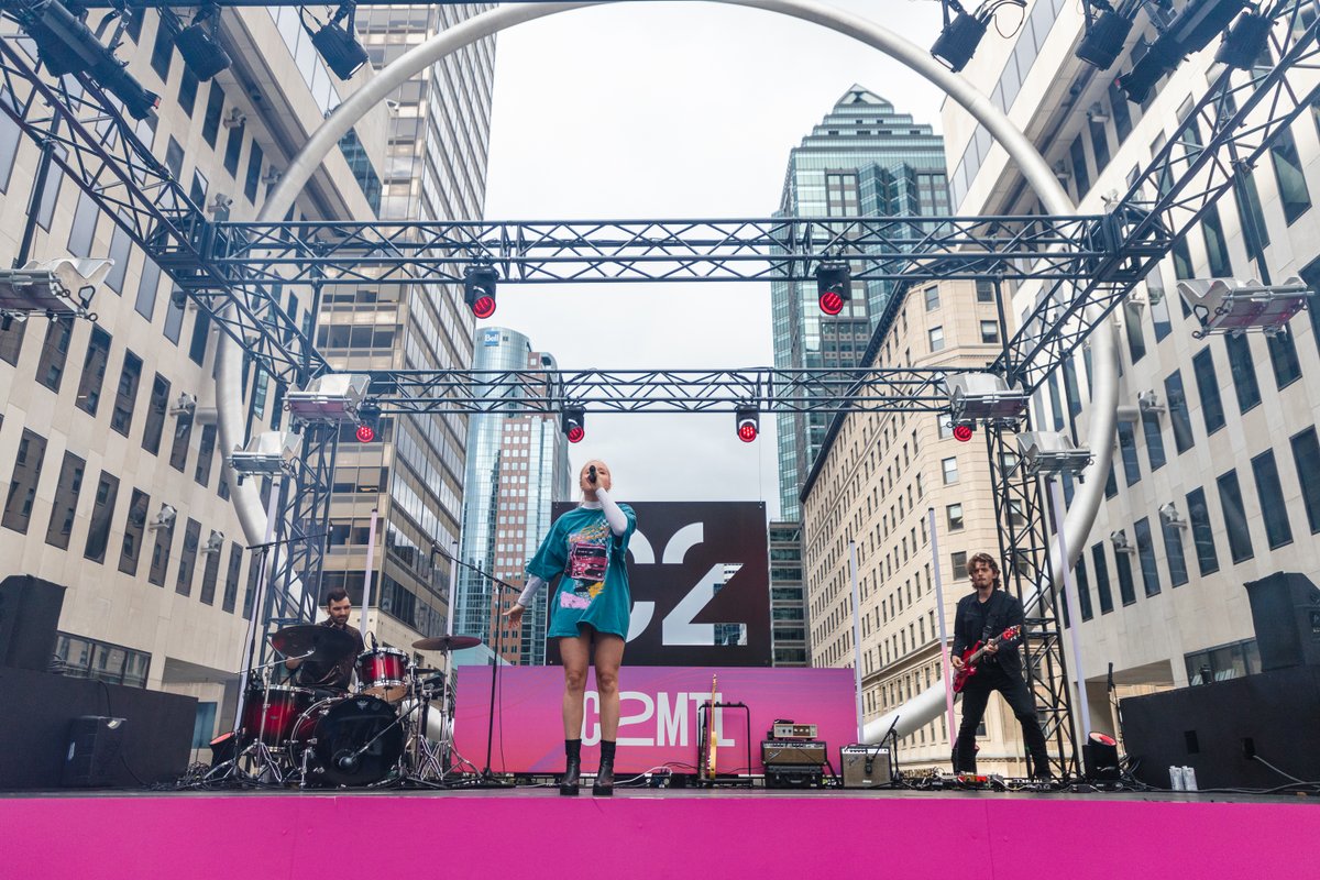 c2montreal's tweet photo. #Creativity facilitates #growth and #innovation in #business. At #C2MTL22, we were all about the balance (literally and artistically). https://t.co/LLhbqLf5zL