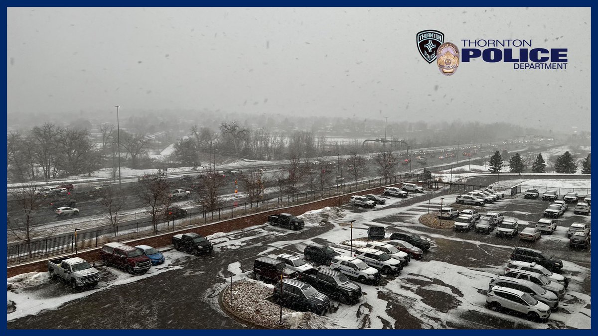 ThorntonPolice's tweet photo. The roads here (I-25 & Thornton Pkwy) are getting wet & cold but are clear. Please #DoubleYourDistance for safety. https://t.co/ioJWzLpiBE