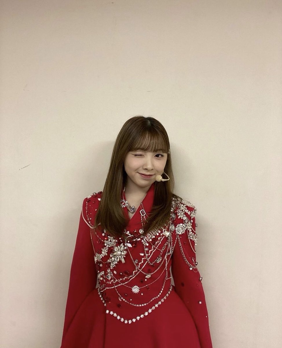 miimaya_niziu's tweet photo. 2023年1発目の #すずのみい日 🐰💗

2022年、初めてみいひを生で見て心を奪われたあの瞬間を忘れはしない🥹💘
みいひのビジュと歌声まじ宇宙一🚀♡

今年も会えるの楽しみにしてるよみひたんっ🐰💗

#トッキパンの日
#2023もみいひを想うさぎ🐰
#Blue_Moon #Already_Special 
@NiziU__official https://t.co/7QL4YqIySQ