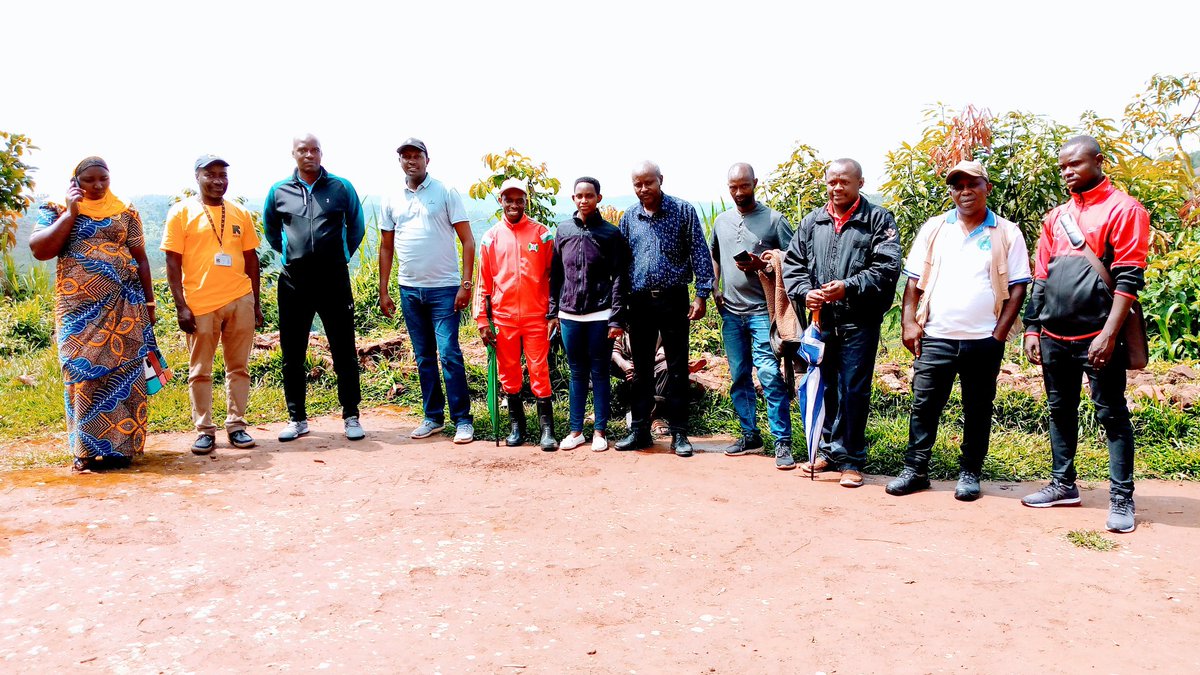 BuhumuzaProvinc's tweet photo. #Burundi Le Gouverneur de la @ProvinceMuyinga a procédé,ce 11/1/2023 à la réception provisoire des ouvrages d'extension de l'AEP_Interprovinciale de #Musasa_Muyange de la commune #KIREMBA vers la commune #Gashoho,construite par le projet #PEHAT de l'#IRC.
 @minergiemine1
 @AHAMR5 https://t.co/MA2C6YudFu
