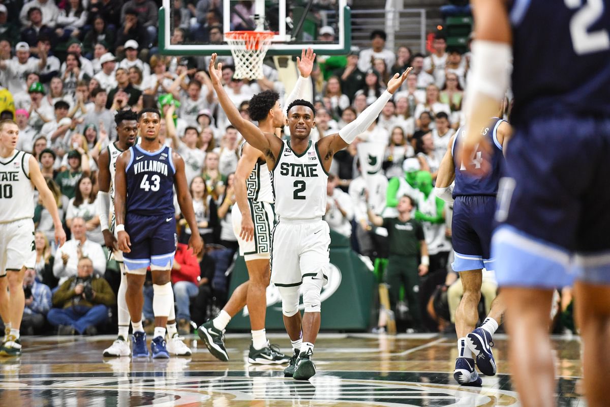 We couldn’t be prouder of our fellow #SpartanDawgs working hard this season. Here’s hoping all the support from #SpartanNation and @UWMLife will lead to some serious wins for @MSU_Basketball . #SponsoredbyUWM #UWMSpartans