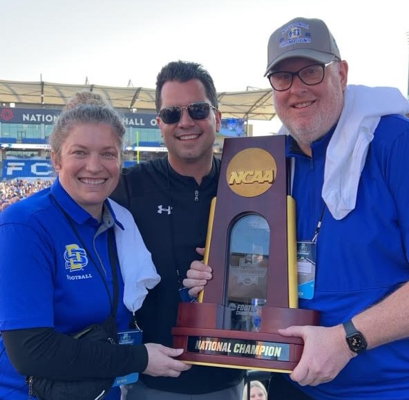 AMSSM (@theamssm) on Twitter photo AMSSM members <a href="/DrVerle/">Verle Valentine, MD</a> Valentine and Dr. Shaina Riggs, both team physicians for <a href="/GoJacksSDSU/">South Dakota State Jackrabbits</a>, took part in the celebration after the football team's FCS National Championship this past weekend. AMSSM members <a href="/DrVerle/">Verle Valentine, MD</a> Valentine and Dr. Shaina Riggs, both team physicians for <a href="/GoJacksSDSU/">South Dakota State Jackrabbits</a>, took part in the celebration after the football team's FCS National Championship this past weekend.