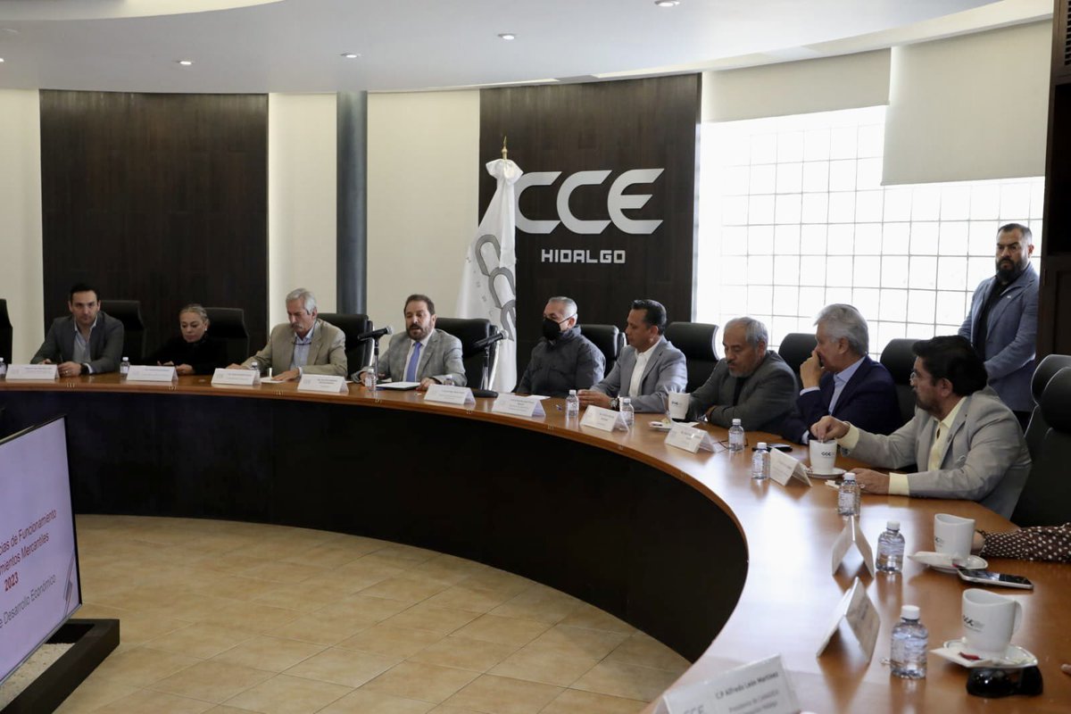 sergiobanosr's tweet image. Siempre es un gusto intercambiar ideas con las y los líderes de las diferentes cámaras empresariales 👨🏻‍💼👩🏻‍💼 agradezco la hospitalidad de Alejandro Sánchez Ramírez, presidente del Consejo Coordinador Empresarial de Hidalgo @CCEHidalgo.