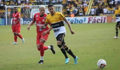 TiagoInacio07's tweet photo. Chegou

Ítalo Melo já esteve na tarde de hoje no CT Antenor Angeloni. O atleta fez alguns testes mas não desceu pro gramado juntamente com o restante do elenco. 

A documentação do atleta chegará nesta semana e ele deverá estar pronto para a estreia do estadual. https://t.co/BUE9ivCUCW
