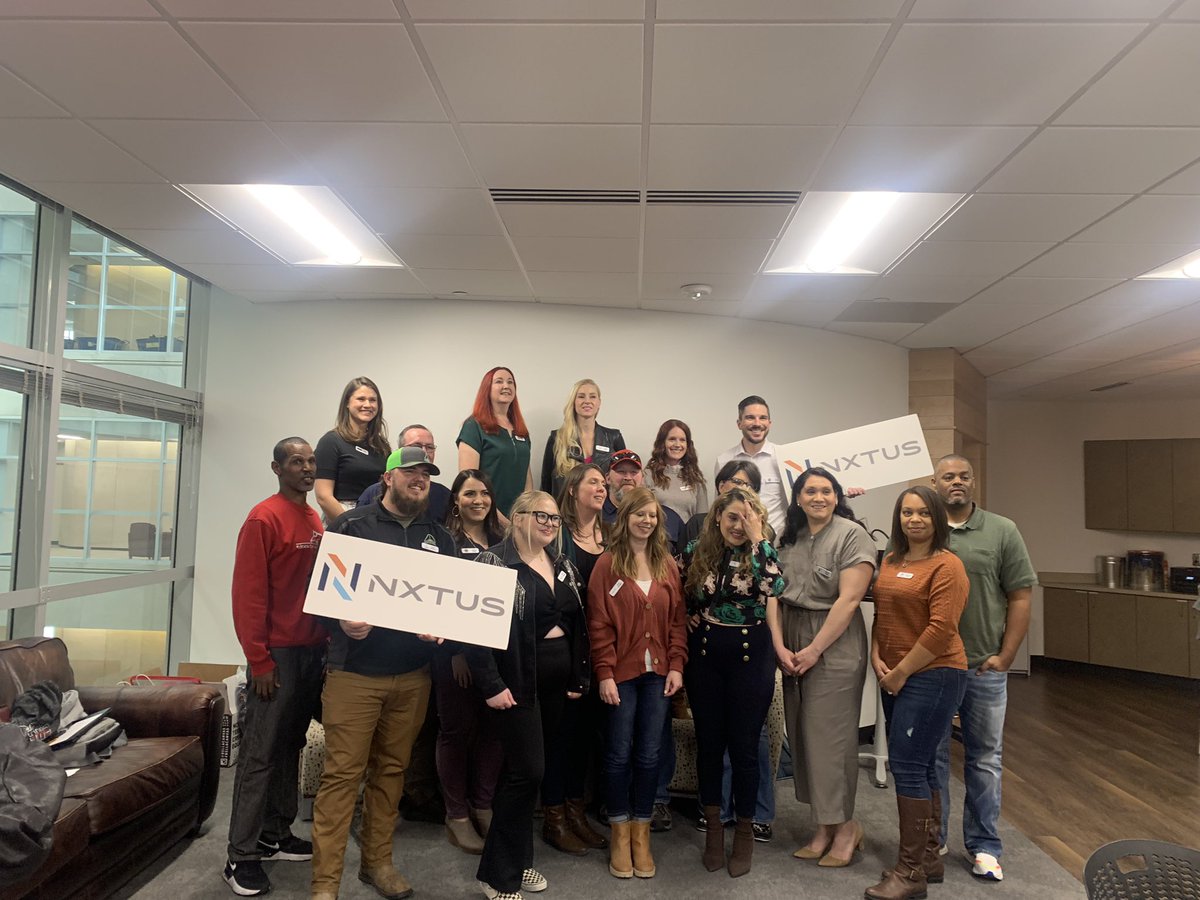 LeaAnnSeiler22's tweet photo. Very cool group of entrepreneurs ready to kick the year off right with the NXTUS Customer Traction Cohort!  Here we go!!!!
@networkkansas @nxtusio @AmaraKniep @EPedersenKS @TrishBrasted https://t.co/BhhlPChV6B