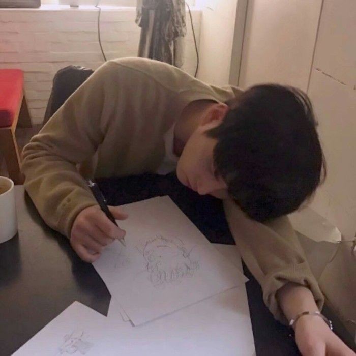 yutakiau's tweet photo. mini au  《sunwon》   🎨⛅

Donde el mayor hobby de Jung1 es dibujar, pero únicamente a su mejor amigo y gran amor Sun00. https://t.co/oLlDXeAtxV