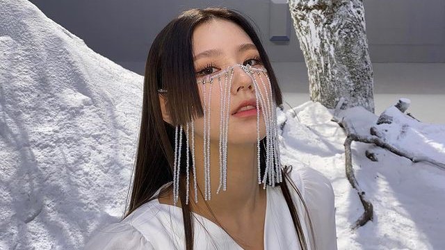 searchmiyeon's tweet photo. two years of this miyeon https://t.co/nD0JKV2arr