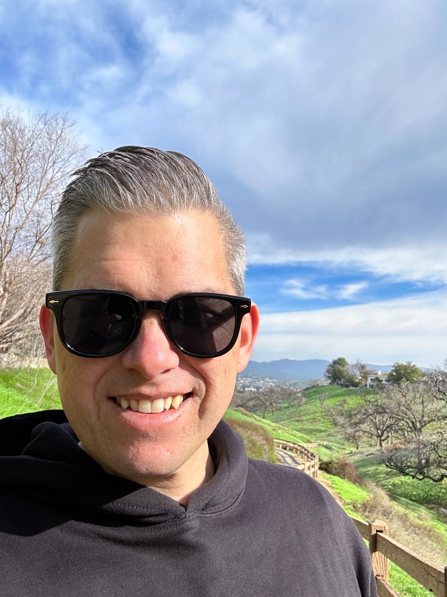 coreygonzalez's tweet photo. Soaking in some Southern California goodness while planning out 2023.

#vision #goalsetting #success #goals #business #growth #coach #brand #marketing #personaldevelopment #motivation #movingforward https://t.co/7LFgcvb30i