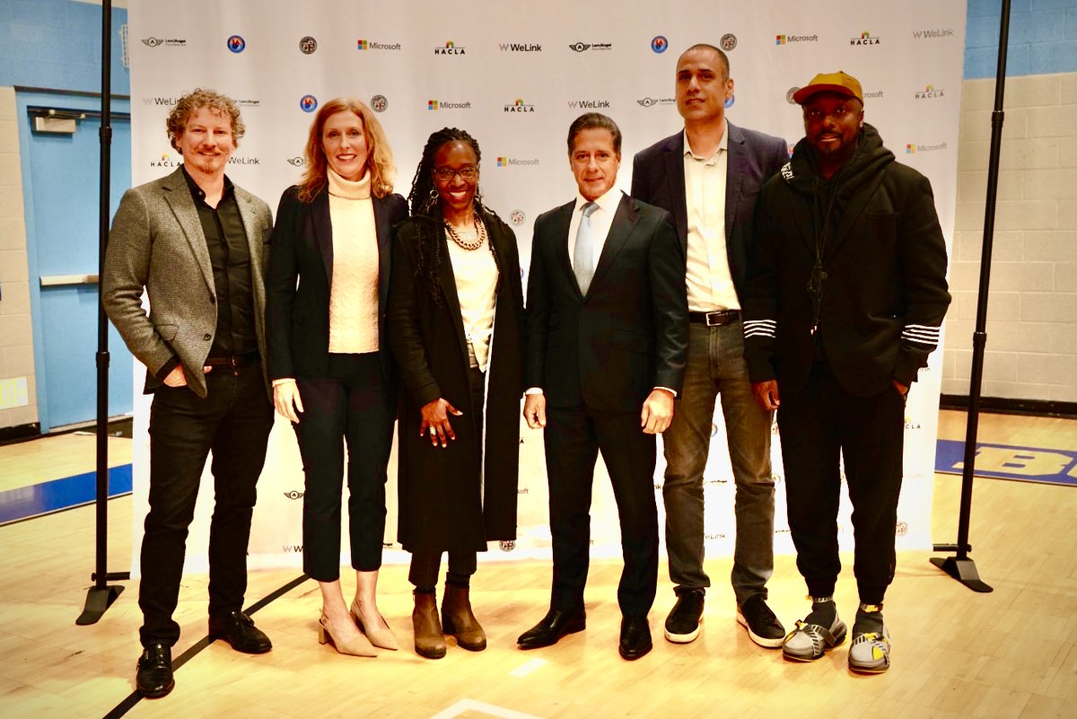 LAUSDSup's tweet photo. Happy to celebrate with https://t.co/qIgjsUQqHP, https://t.co/4HLADiP8Y2 Foundation, @VanJones68, WeLink, and HACLA on the expansion of internet service to even more households surrounding our schools in the Boyle Heights community. @iamwill @iamangelfdn https://t.co/iKWmuqPdZr