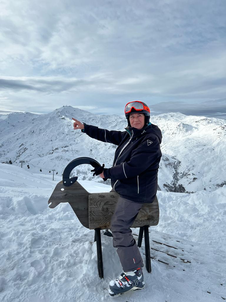 apartjmiquel's tweet photo. Avui hem gaudit mooolt a les #menuires ❤️😍. Demà tornada que crec que ha de nevar aviat a #cerdanya 🤣🤣❄️❄️❄️👏👏👏🎉🎉🎉❗ https://t.co/OmGTD9z8ju