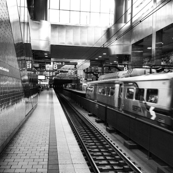 SEPTA_SOCIAL's tweet photo. It's B&W Photo Wednesday!
Can you guess what station is featured and the two trains that depart from track 3 section B??
Comment below! #SEPTA #Transittrivia #SEPTASocial #Regionalrail #blackandwhitephotography #SEPTAStations https://t.co/xhsqOYVDIi