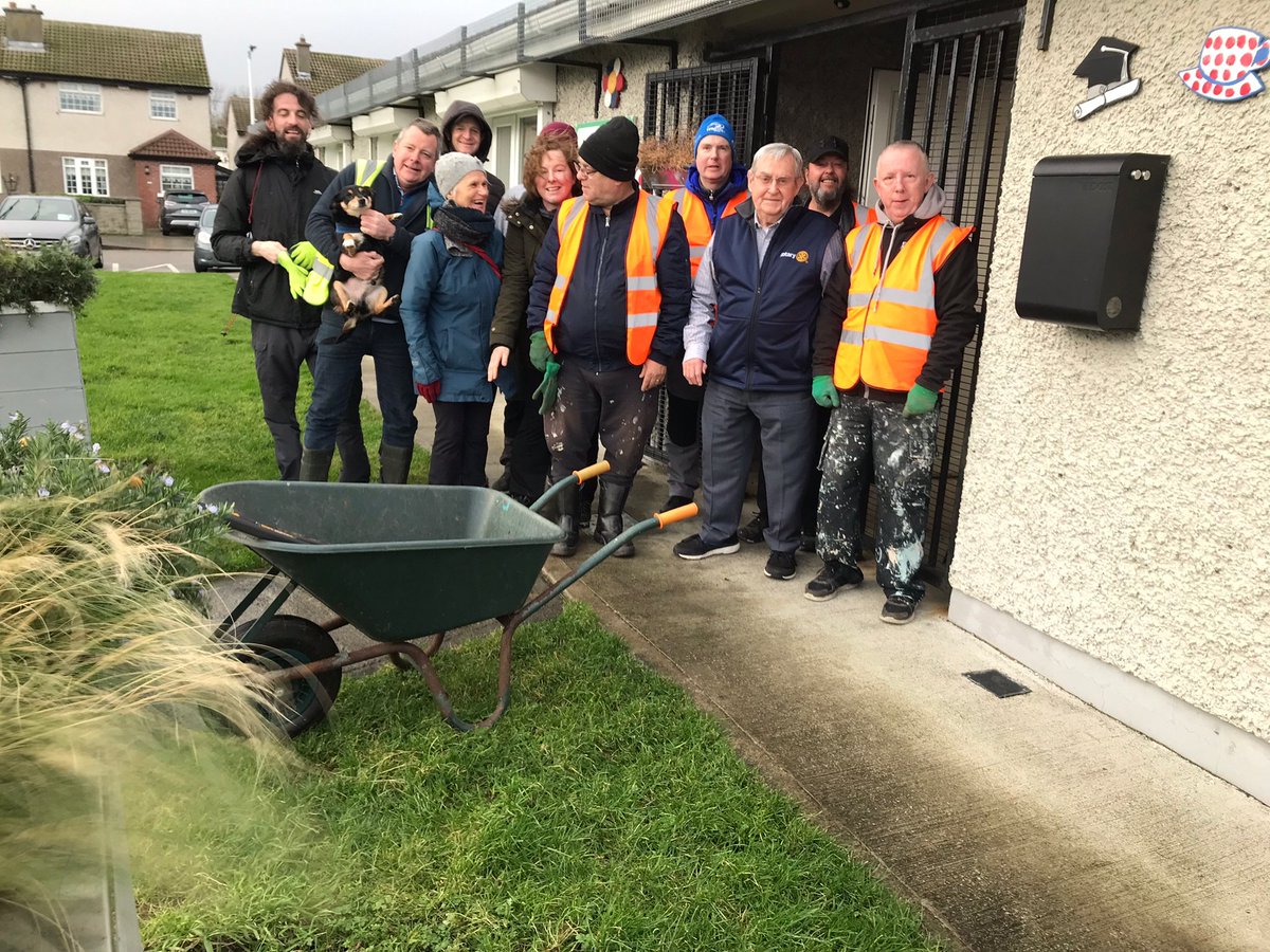 LbsShed's tweet photo. LBS Mens Shed along with ballybrack climate action , DLR and the rotary club planted the first trees on the new mini forest project at ballybrack community resource center today. Well done all for braving the rain and cold to get the project up and running. 👍 https://t.co/QwEzuPr1ju