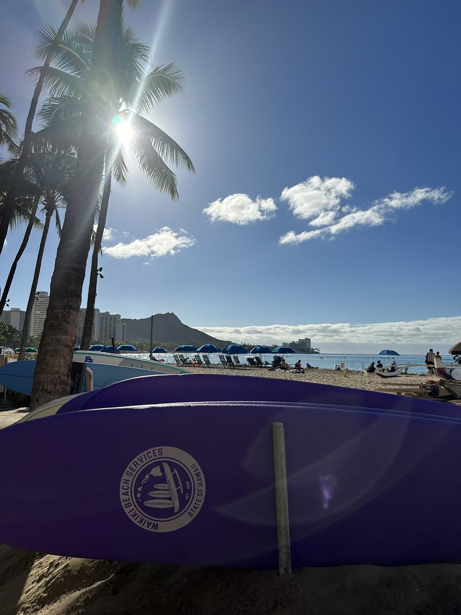 Gorgeous day at #WaikikiBeach