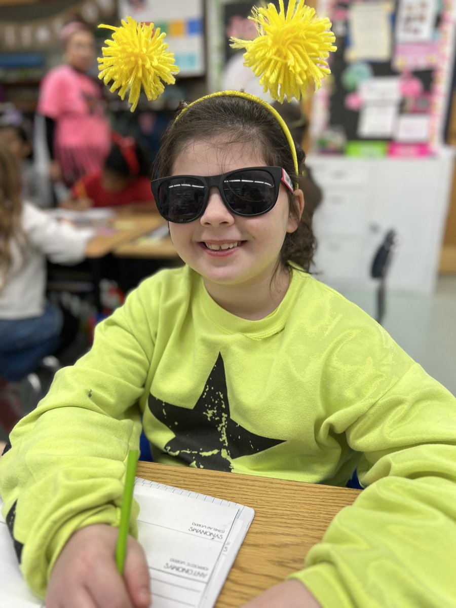 2FBHE's tweet photo. 2F Celebrates the 80th Day-80’s style! #itsgottabeBHE https://t.co/SulEBV5tCd