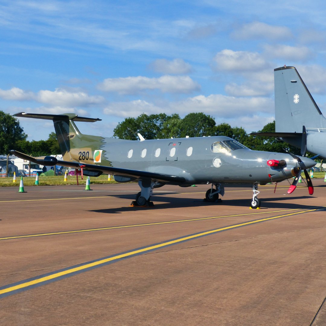 Michaelflying28's tweet photo. Irish Air Corps 104 Squadron Pilatus PC-12NG Spectre 280 on static display at the 2022 Royal International Air Tattoo 16.7.22.#irishaircorps #pilatus #pilatusaircraft #pilatusporter #pilatuspilot #pilatuspilots #pilatusaircraftltd #pc12 #pilatuspc12 #pilatus12 #pc12pilot #flypc12 https://t.co/E7Kss4KYnu