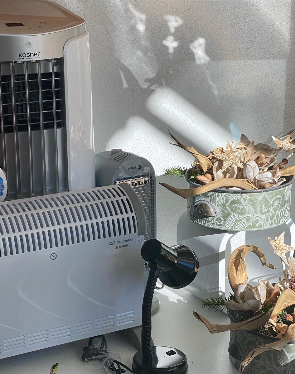 BotiguersPrats's tweet photo. Et fa falta alguna cosa per casa teva❓

És un bon moment per acostar-se a #Rocadembosch perquè fan un 💥 𝟐𝟎% 𝐝𝐞 𝐝𝐞𝐬𝐜𝐨𝐦𝐩𝐭𝐞💥 en productes per a la llar 🏡 

🚨 A #PratsdeLluçanès estem de 𝐑𝐄𝐁𝐀𝐈𝐗𝐄𝐒 fins al 6️⃣ de març

✅ Fes GRAN el #comerçlocal 😜 https://t.co/KGKxLOrrAq