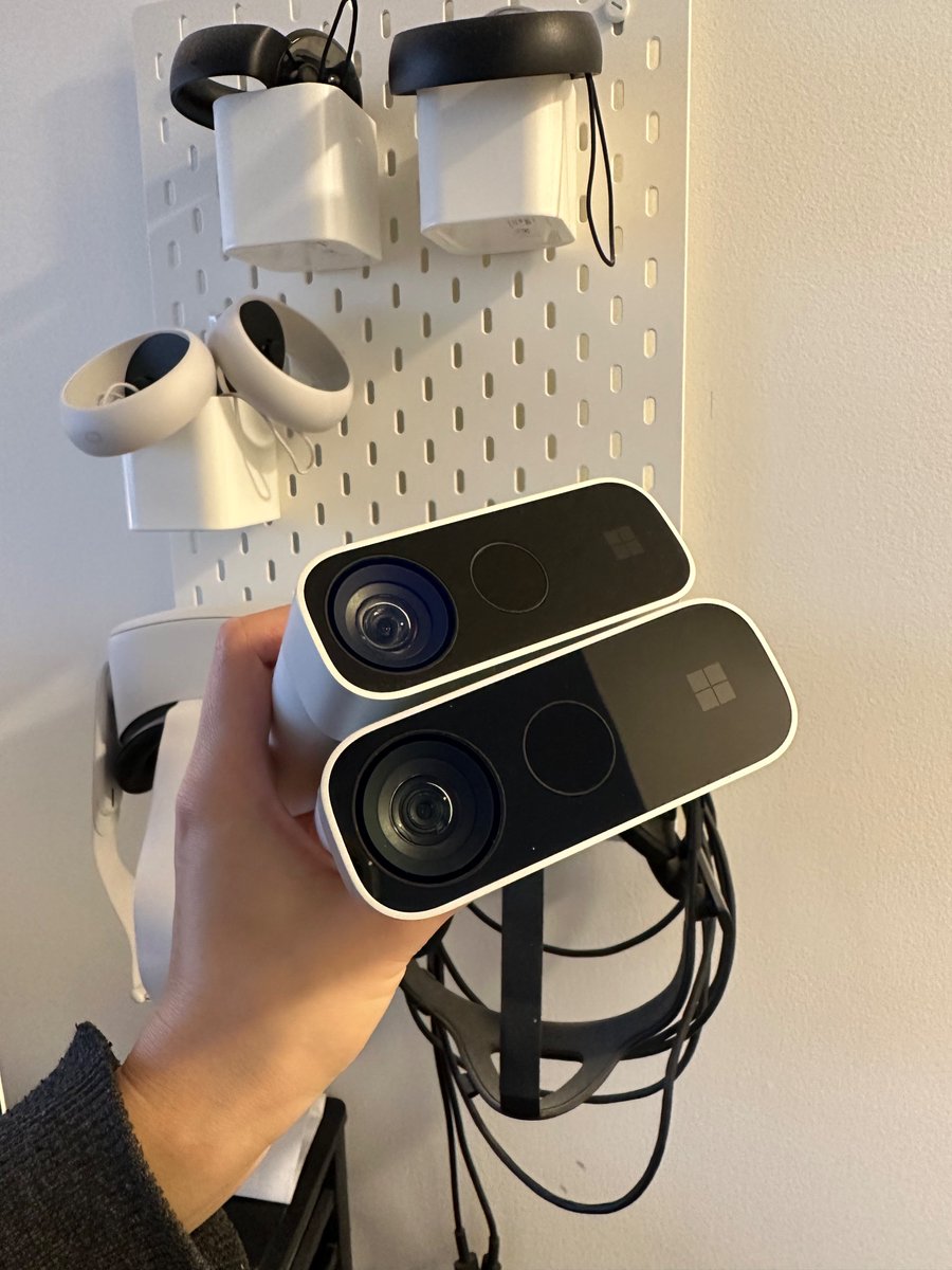 MacyKuang's tweet image. Get to play with the new #Azure #Kinect #gamedev #motioncontrol