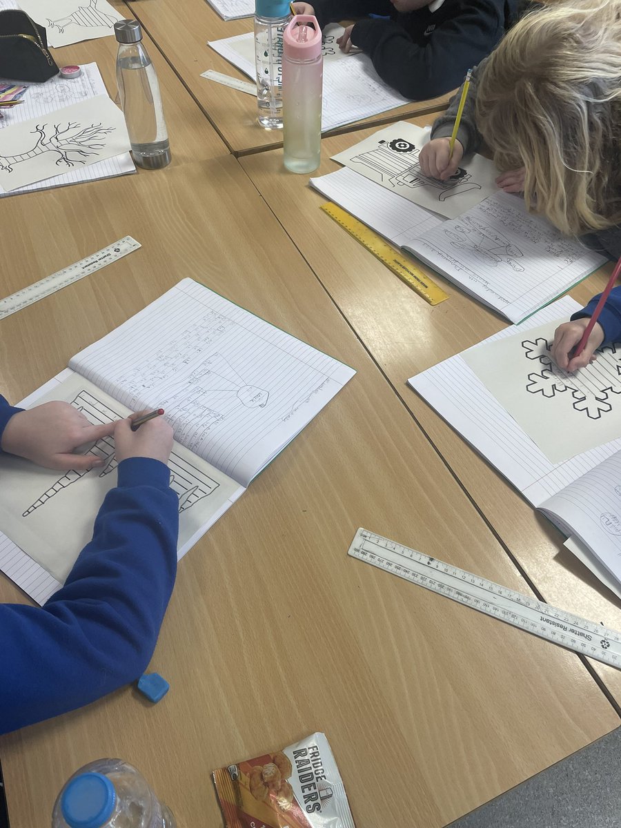 MissLMcPherson's tweet photo. Very proud of the whole class today as they successfully created calligram poems. These five at the end earned a golden heart for their hard work! @VictoriaPrimSch #vpswrite https://t.co/n20bmfazss