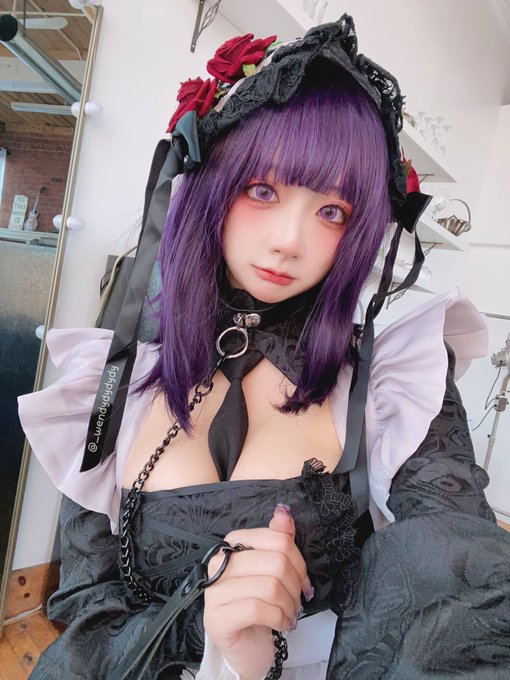 2 pic. 「ご主人様~ 私のリードをしっかり握ってください~💜」
“Master~ please hold tight to my leash~🖤”
.
.
.
.
.
.
.
.
#黑江雫 #mydressupdarling
